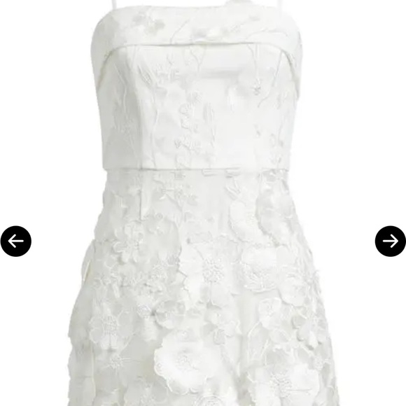 City Vibe Dresses & Skirts - City Vibe White Dimensional Floral Appliqué Minidress Bachelorette Size 15 NWT